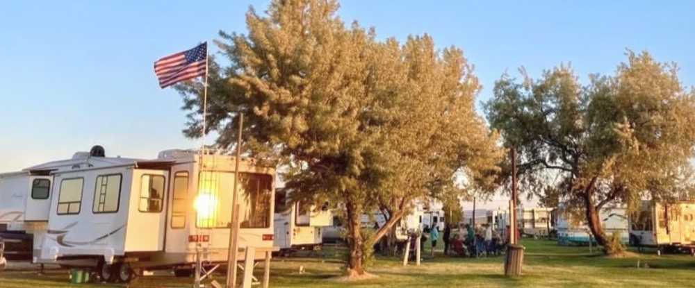 Lakeside Motel & RV Park - Photo 4