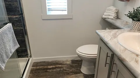 Golf Loft Cottage 1 Bedroom — image 2 of 9