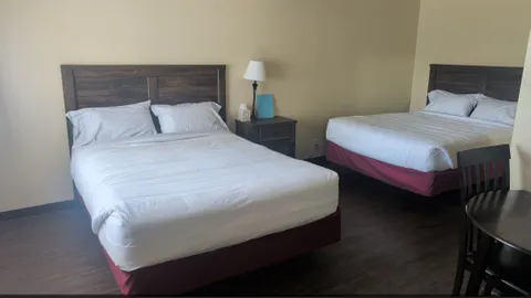 Large Motel Room - First Floor - Handicap Accessible — image 1 of 10