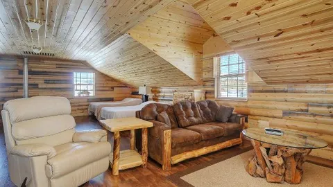Bunkhouse Cabin — image 2 of 2