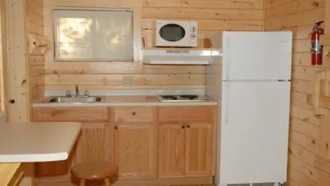 Preferred Deluxe Cabin — image 2 of 4