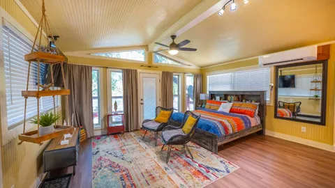 Sky Cottage — image 9 of 9