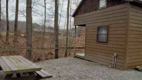 Small Loft Cabin — image 2 of 6