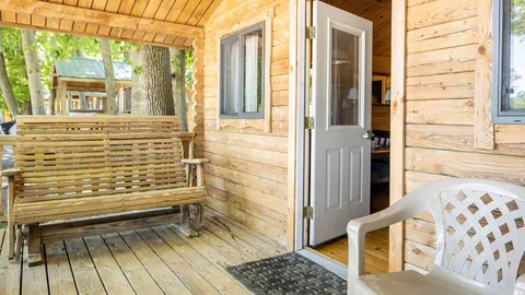 Deluxe Cabin — image 2 of 11