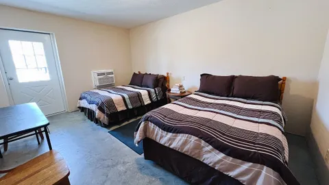 Hostel - 1 Full Bed 1 Futon — image 1 of 9