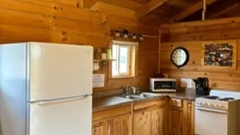 Eagle Lodge — image 2 of 7
