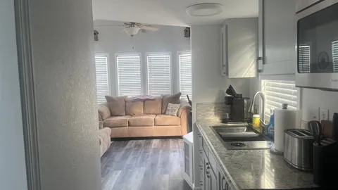 Superior Keys Cottage with Sleeping Loft Sleeps 6 — image 10 of 10