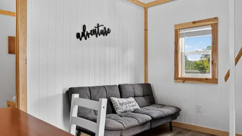 Rustic Cabin #1 - Sleeps 5 — image 7 of 7