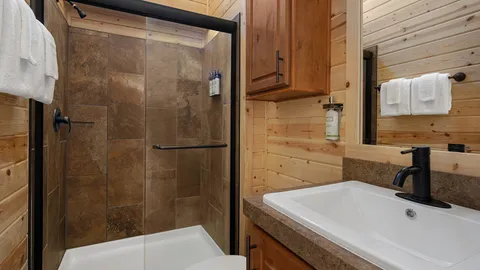 Yogi Bear™ Cabin — image 8 of 8