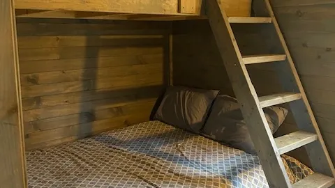 Large Cabin - NO PETS ALLOWED — image 6 of 6