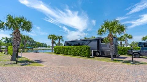 Lake Front Full Hookup RV Site — image 1 of 7