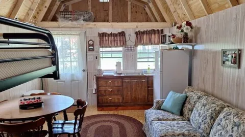 Spruce Cabin — image 2 of 3