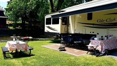 30/50 Amp Riverside Signature RV Site — image 2 of 4