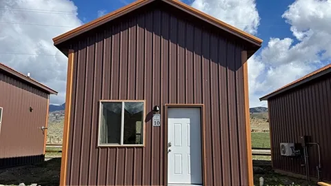 Deluxe Cabin 10 — image 1 of 20