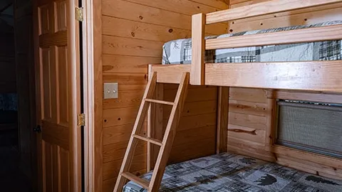 2 Bedroom Deluxe Cabin - Green Drake — image 7 of 7