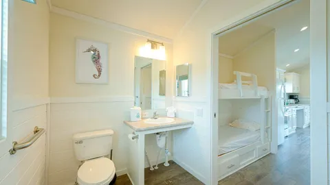 Carolina Cottage 1 Bedroom — image 11 of 11