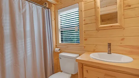 Yogi Bear™ Deluxe Cabin — image 7 of 7
