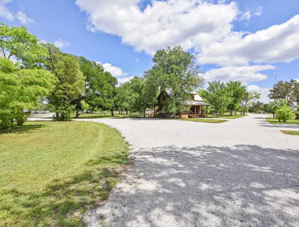 Cedar Bend RV Park, Bertram, Texas