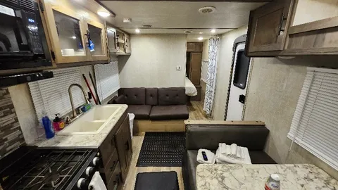 RV For Rent Conquest 3 beds — image 10 of 10