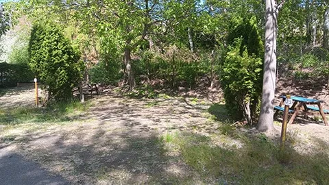 Standard Full Hookup RV — image 6 of 6