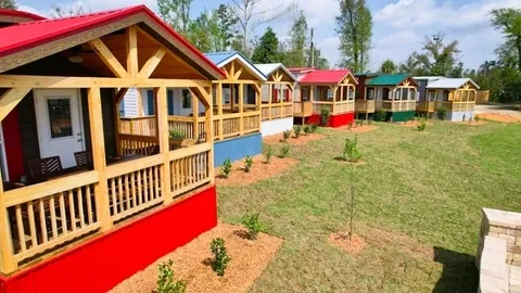 Luxury Cabin 2; — image 2 of 10