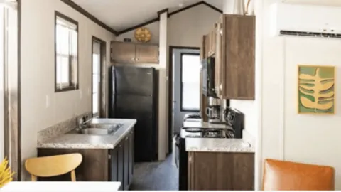 Cottage — image 2 of 9