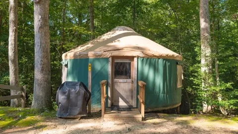 Yurt — image 1 of 4