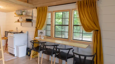 THE "MUSTARD SEED" CABIN — image 2 of 20