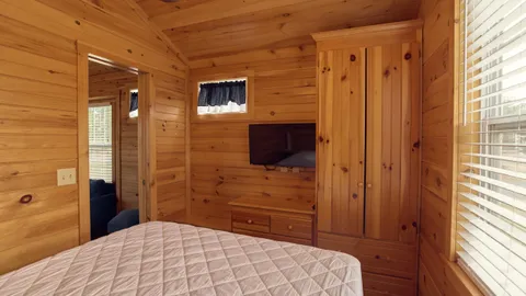 Pet Friendly Two Bedroom Cottage — image 2 of 5