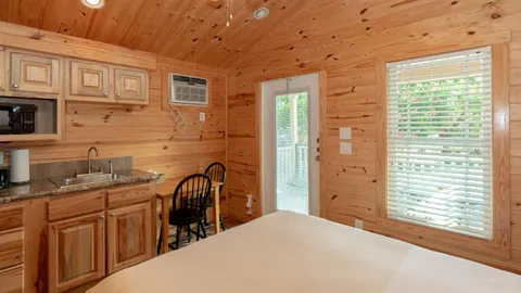 Pecos Deluxe Cottage Rental — image 2 of 7