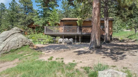 Rustic Cottage Cabin — image 7 of 7