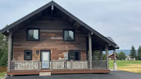 Golf Course Reunion Cabin - Pet Free Cabin — image 3 of 3