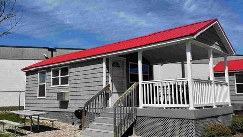 Small Cottage — image 1 of 8