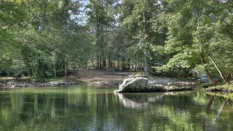 Deluxe Camping Cabin (Sleeps 4) — image 2 of 9
