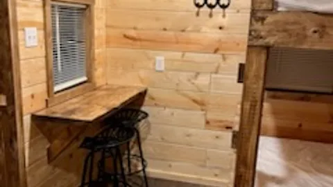 Hillbilly Hideout — image 2 of 9
