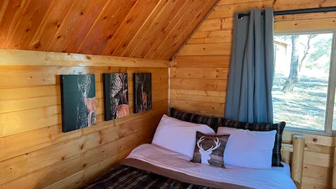 Whitetail Cabin — image 8 of 8