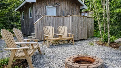 Deluxe cabin -Double/Bunk - sleeps 4 — image 1 of 6