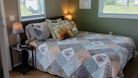 Standard Rental 1 Bedroom — image 2 of 5