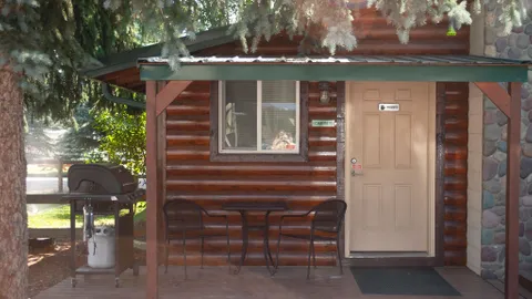 Cabin 1 — image 1 of 3