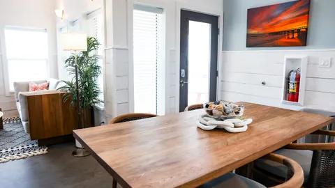 Beach Bungalow — image 10 of 10