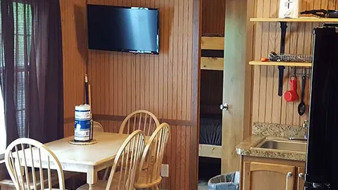 Deluxe Cabins — image 2 of 6