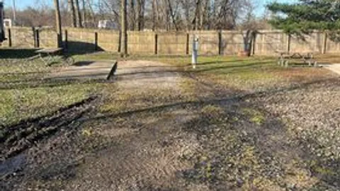 Inland Full Hook-Up Pull-Through Site — image 1 of 2