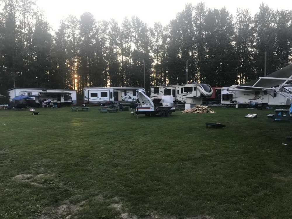 Spruce Point Park Campground/Marina, Kinuso, Alberta - Photo 2