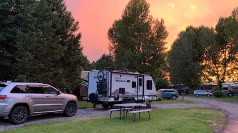 30 Amp Pull Thru FHU RV Site — image 1 of 2