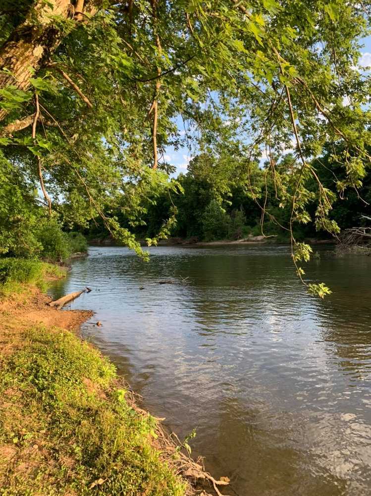 Cobblestone Lodge - Steelville, Missouri - Campspot