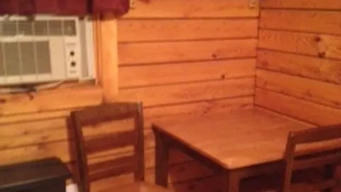 Deluxe Cabin — image 2 of 7