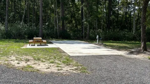 Silver FHU back-in RV Sites — image 2 of 5