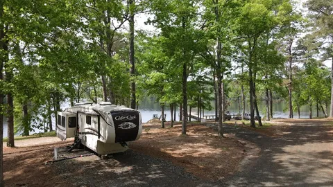 30/50 Amp Deluxe Hill Top RV Site — image 2 of 2