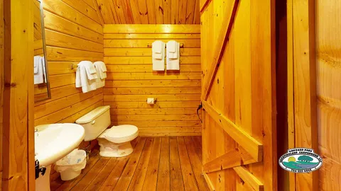 Standard cabin — image 2 of 5