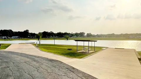 Deluxe Water Front Back In — image 1 of 6